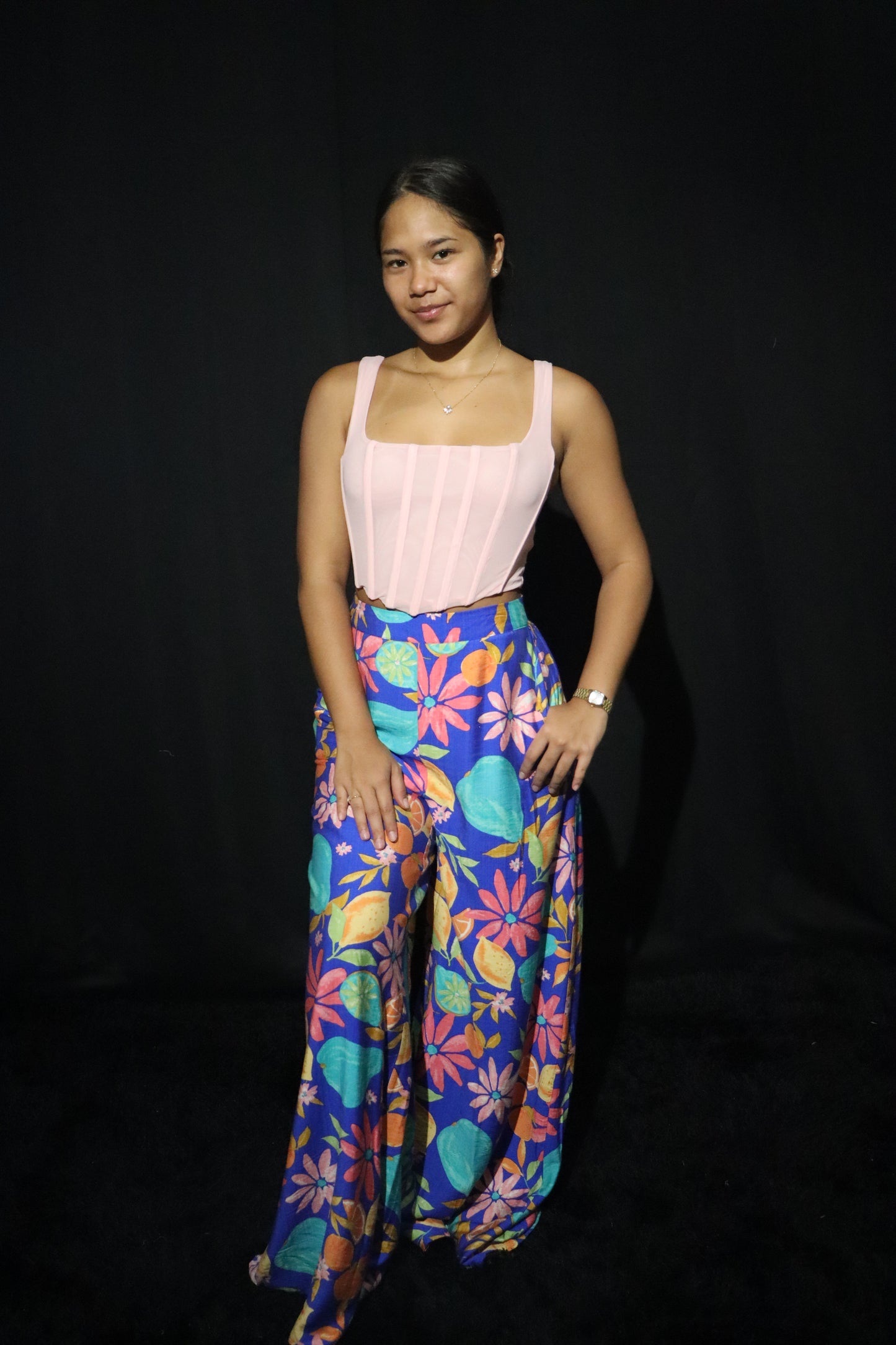 Pantalon Bleu motifs fleurs